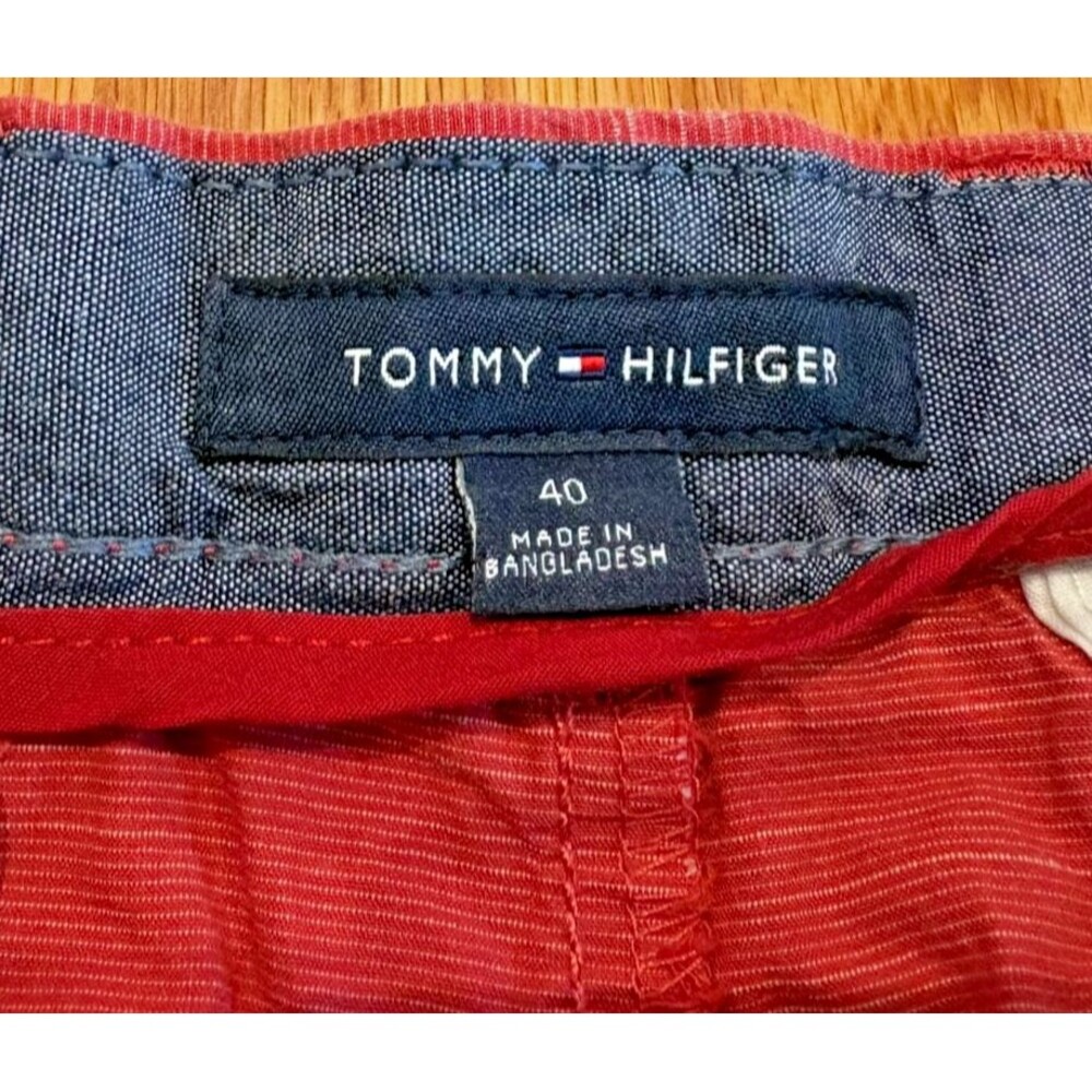 TOMMY HILFIGER Shorts Mens Size 40 Red Chino Casual Flat Front Cotton Preppy EUC - Picture 6 of 8